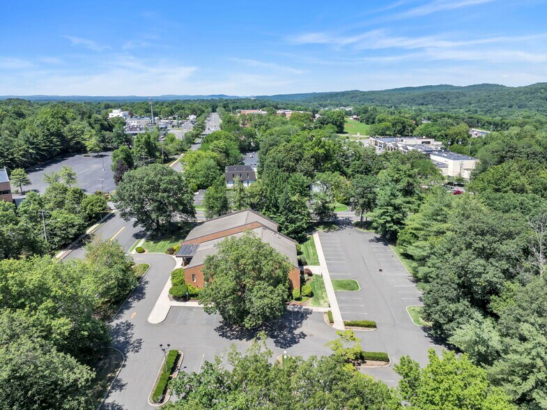 More Photos Of 99 Dutch Hill Rd, Orangeburg Medical For Sale