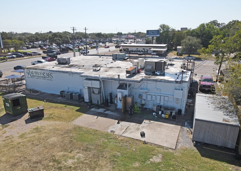 More Photos Of 1403 N Navarro St, Victoria Restaurant For Sale