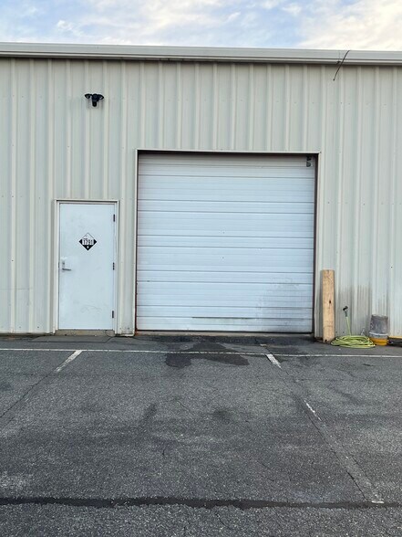 More Photos Of 128 Overhill Dr, Mooresville Light Distribution For Lease