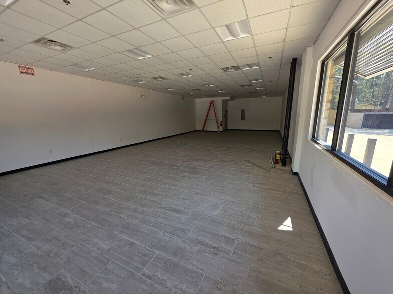 More Photos Of 3843 Glenwood Rd, Decatur Convenience Store For Lease