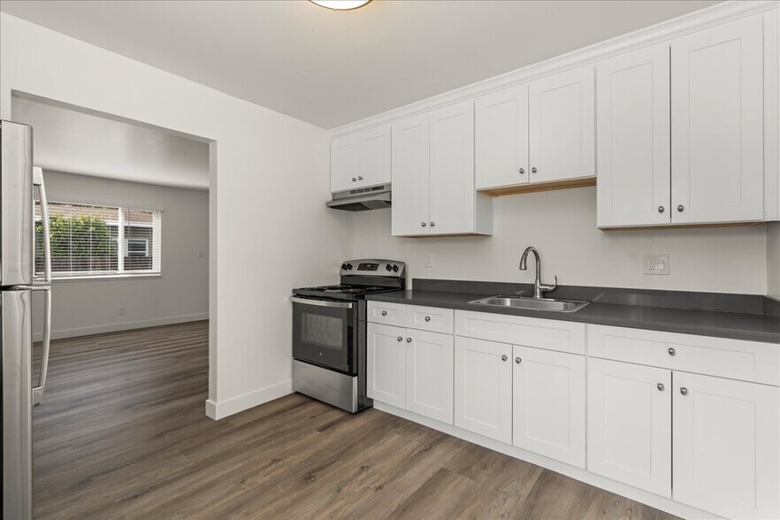 More Photos Of 688 Grove Way, Hayward Apartments For Sale