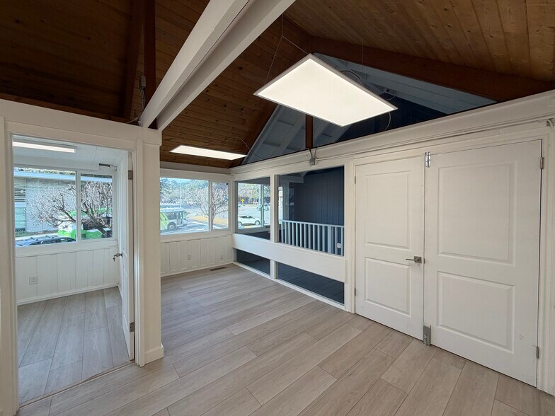 More Photos Of 943 Sir Francis Drake Blvd, Greenbrae Freestanding For Lease