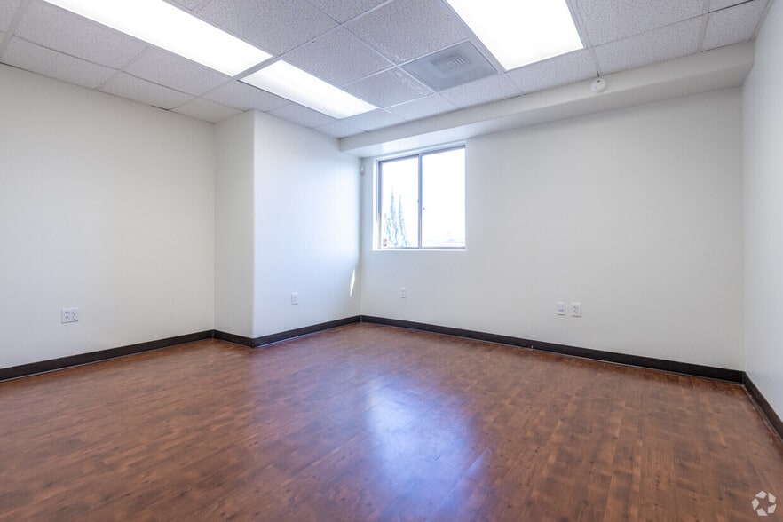 More Photos Of 3700 E 12th St, Oakland Storefront Retail Office For Lease
