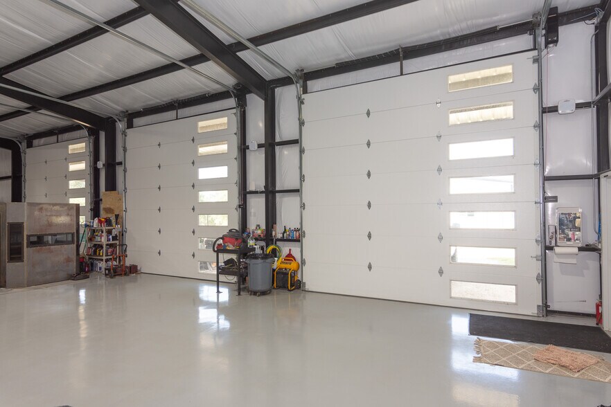 More Photos Of 322 Logan Ranch Rd, Georgetown Specialty For Lease
