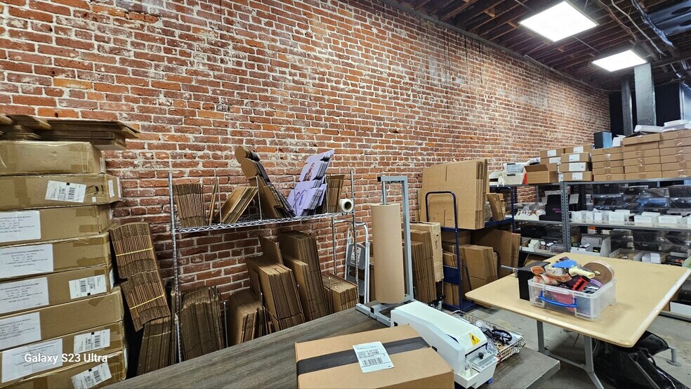 More Photos Of 2614 Crenshaw Blvd, Los Angeles Loft Creative Space For Lease