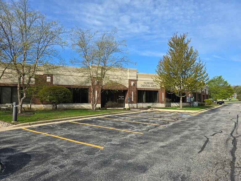 More Photos Of 731 S Route 21, Gurnee Office For Sale