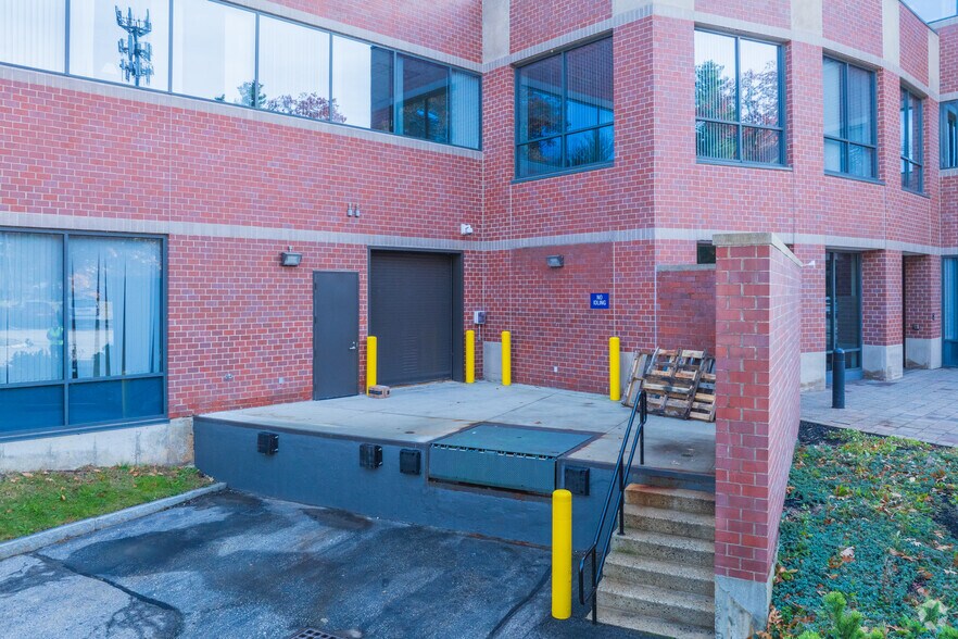 More Photos Of 40 Shattuck Rd, Andover Office For Lease