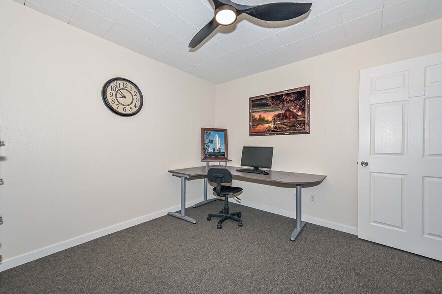 More Photos Of 11123-11127 W Nevada Ave, Youngtown Office For Sale