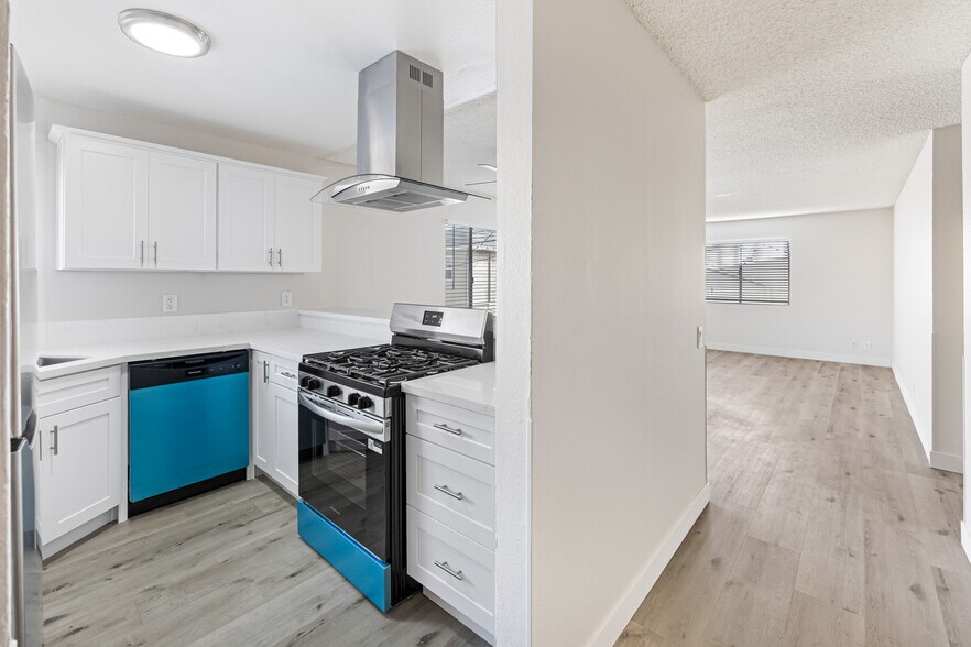 More Photos Of 1128 Stanley Ave, Long Beach Apartments For Sale