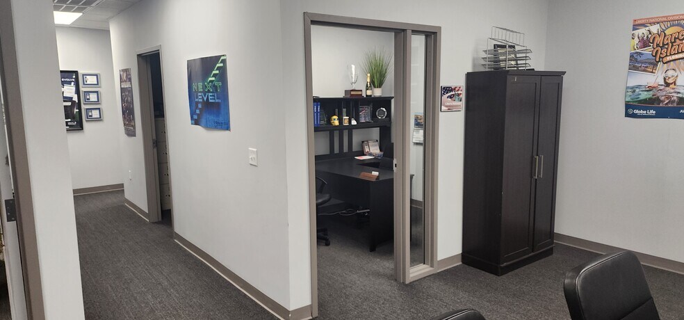 More Photos Of 2011 Corporate Dr, Wilmington Showroom For Lease