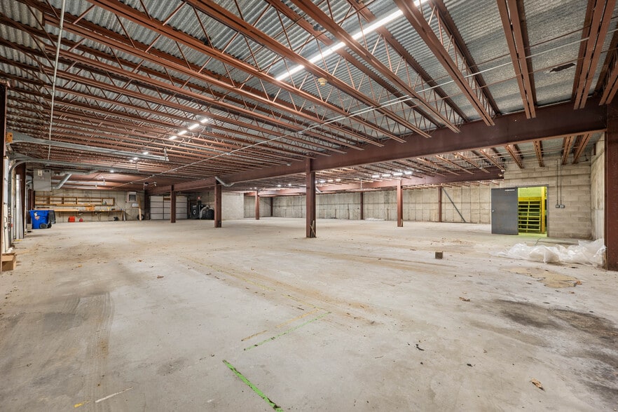 More Photos Of 177 NH Route 104, Meredith Freestanding For Lease