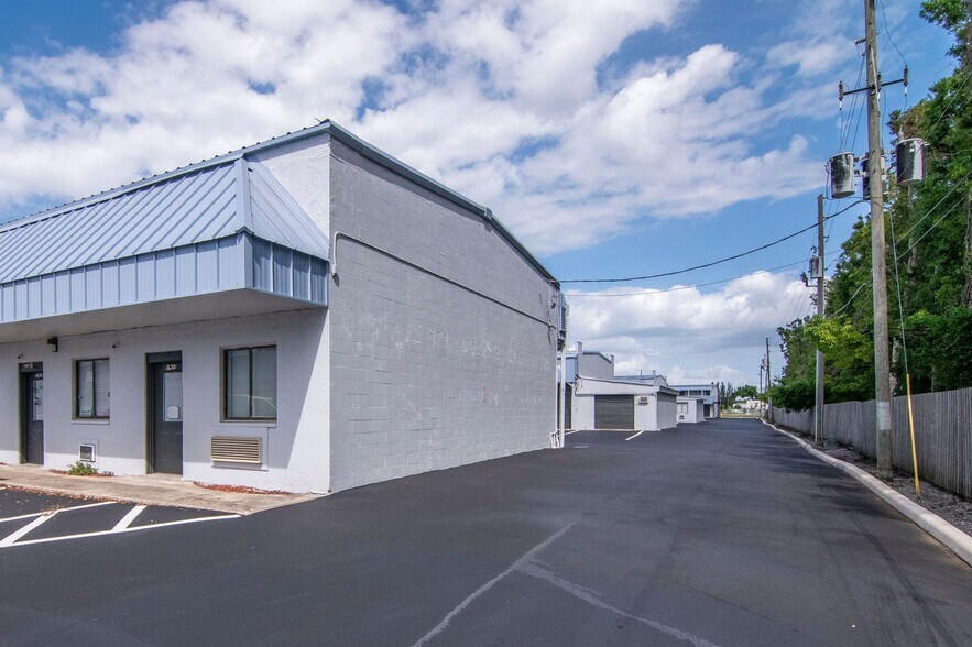 More Photos Of 8340 Ulmerton Rd, Largo Light Distribution For Lease