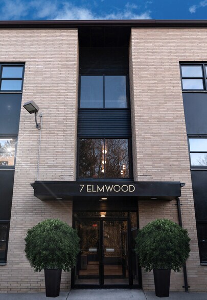 More Photos Of 7 Elmwood Dr, New City Office For Lease