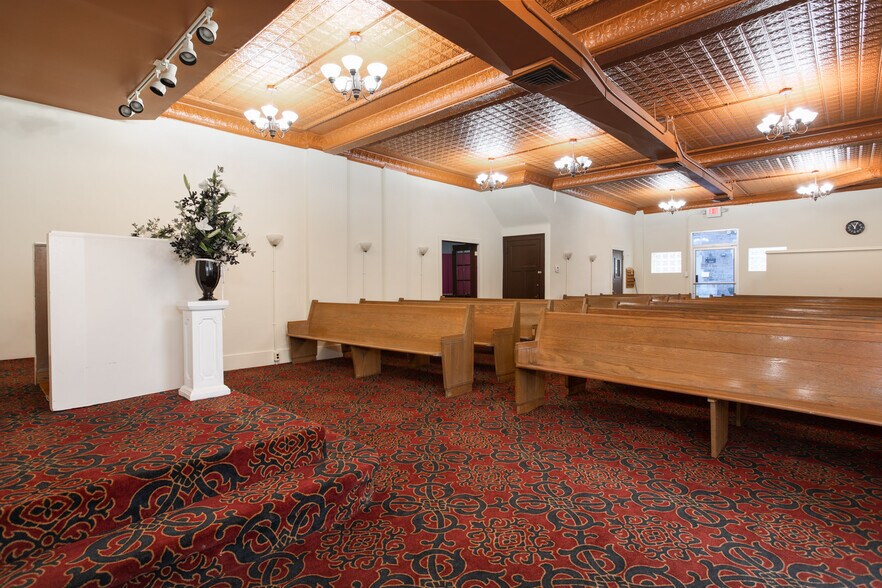 More Photos Of 14105 Kercheval St, Detroit Religious Facility For Sale