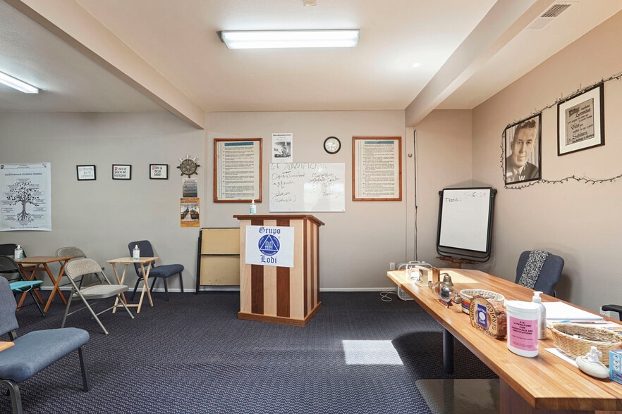 More Photos Of 2 N Main St, Lodi Storefront Retail Office For Sale