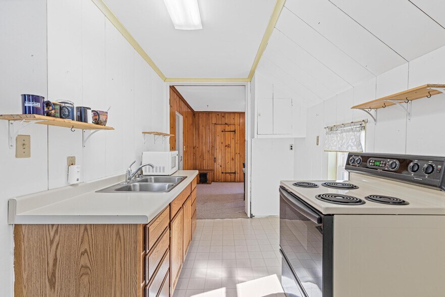 More Photos Of 227 S Arch Ave, New Richmond Office For Sale