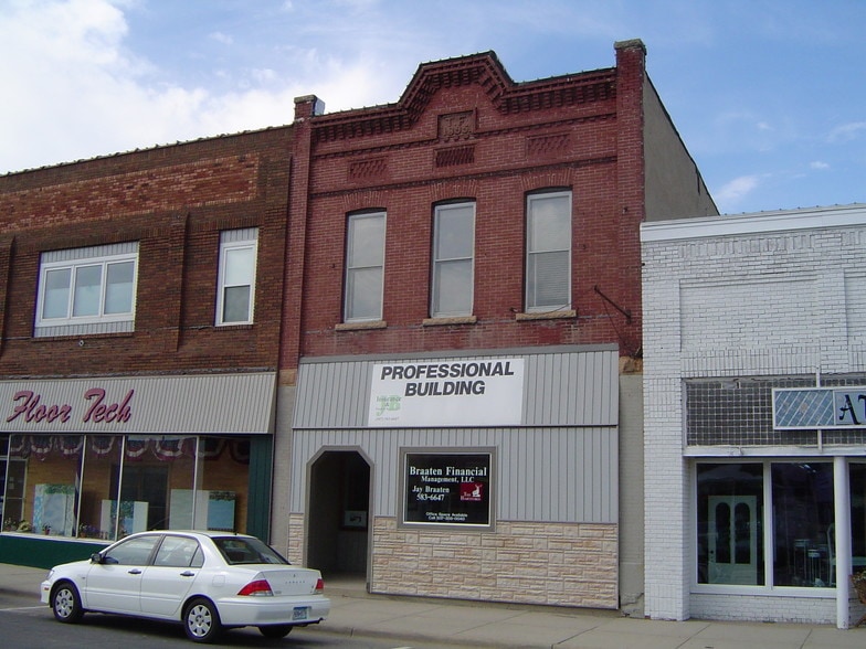 Primary Photo Of 326 Main St, Blooming Prairie Office For Lease