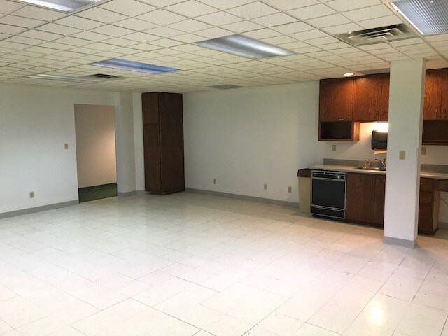 More Photos Of 13720 E 42nd Ter, Independence Office For Lease