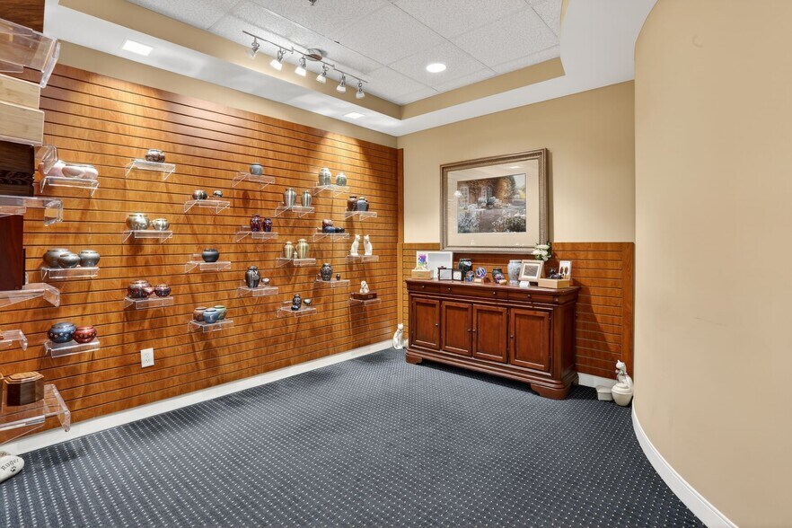 More Photos Of 1595 Access Rd, Covington Storefront For Sale