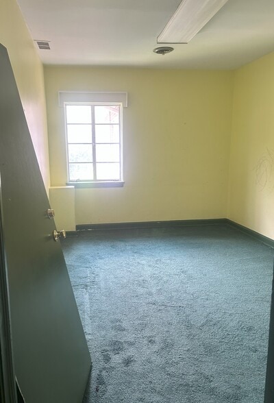 More Photos Of , Fairburn Unknown For Sale