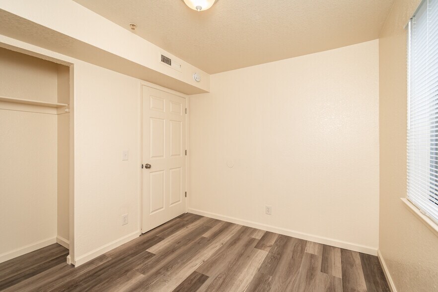 More Photos Of 1230 Melton Dr, Yuba City Apartments For Sale
