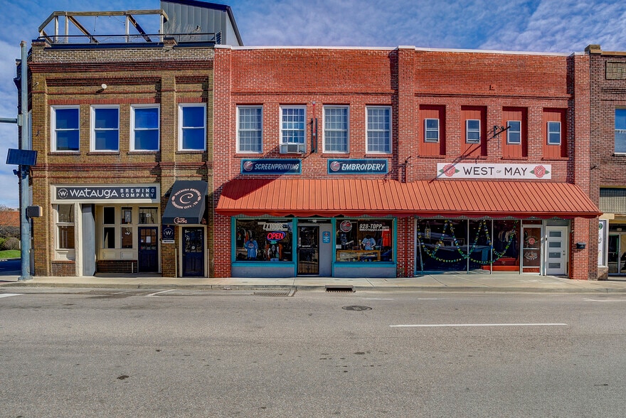 More Photos Of 140 W Market St, Johnson City Storefront Retail Residential For Sale