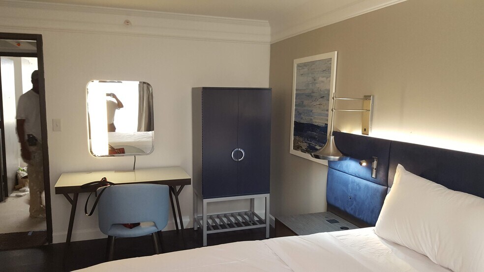 More Photos Of 108 1st St, Macon-Bibb Hotel For Sale