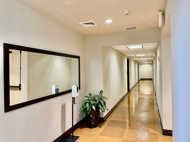 More Photos Of 3850 Bird Rd, Miami Office For Sale