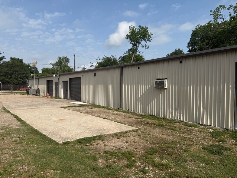 More Photos Of 6406 Stuebner Airline Rd, Houston Warehouse For Sale
