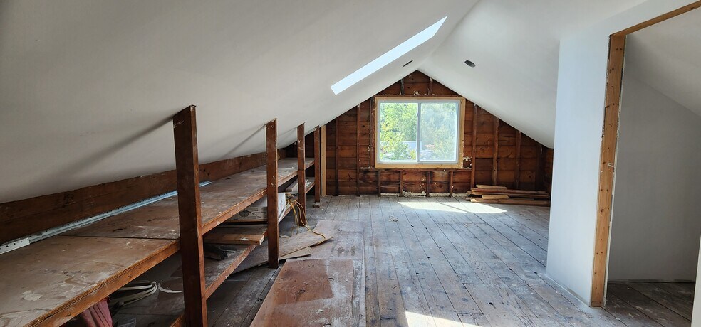 More Photos Of 82 Cold Spring Rd, Monticello Loft Creative Space For Sale