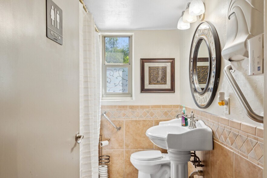 More Photos Of 3827 E Oak St, Phoenix Assisted Living For Sale