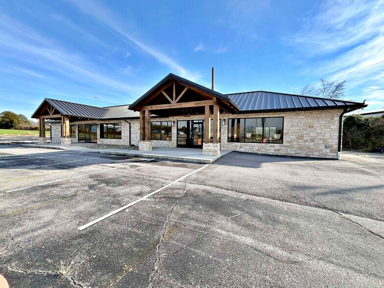 More Photos Of 1391 Murrays Chapel Rd, Sweetwater Showroom For Sale