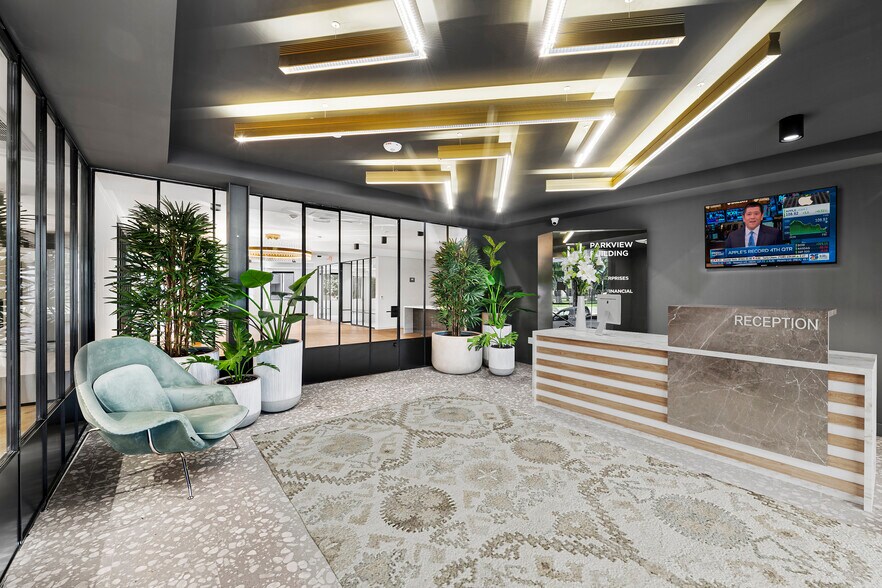 More Photos Of 11440 San Vicente Blvd, Los Angeles Office For Lease