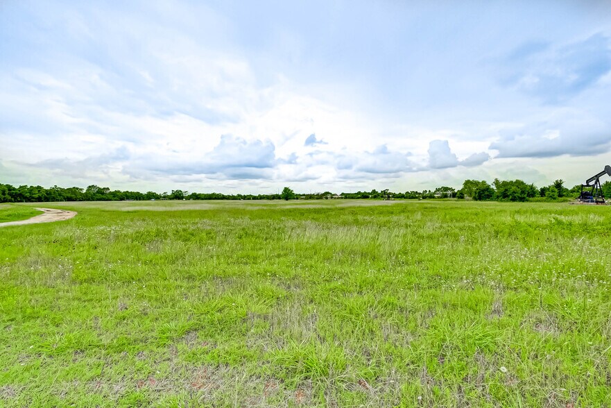 More Photos Of I-10 & Peach Ridge Rd, Brookshire Land For Sale