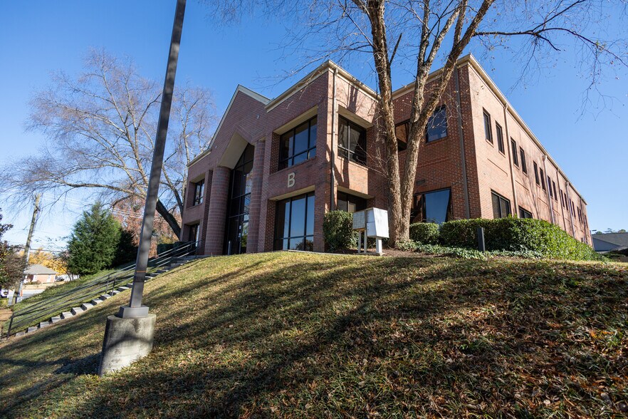 Primary Photo Of 330 Pelham Rd, Greenville Office For Lease