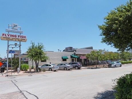 More Photos Of 300 E Abram St, Arlington Unknown For Lease