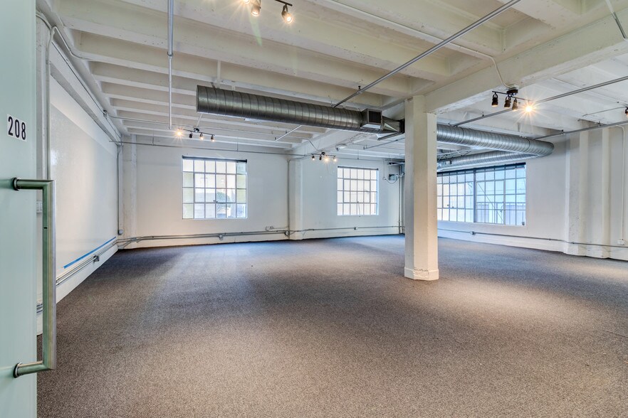 More Photos Of 833 S Spring St, Los Angeles Loft Creative Space For Lease