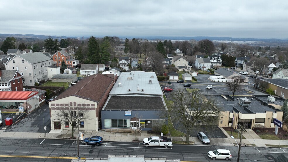 More Photos Of 25 S Broad St, Nazareth Medical For Lease