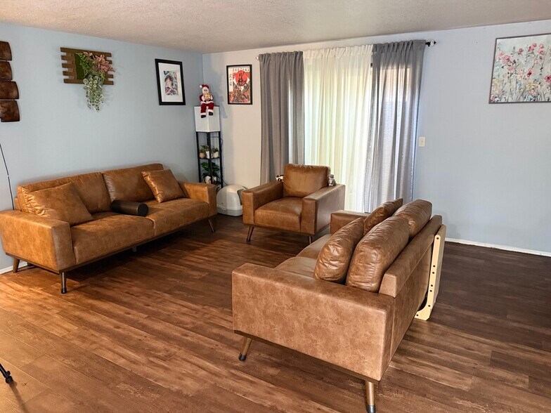More Photos Of 1046 NE 17th Ave, Hillsboro Apartments For Sale