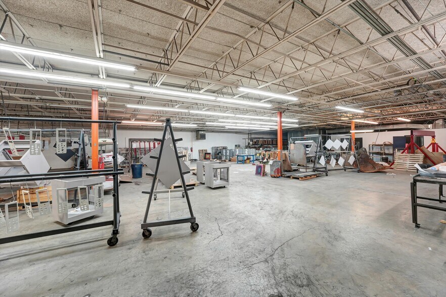 More Photos Of 1904 W Emory Rd, Powell Light Manufacturing For Sale