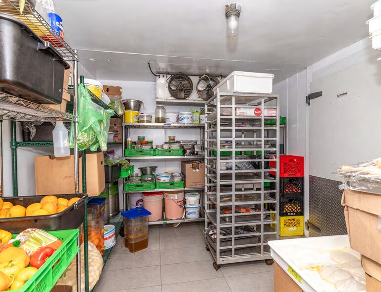 More Photos Of 1444 Dupont St, Toronto Showroom For Sale