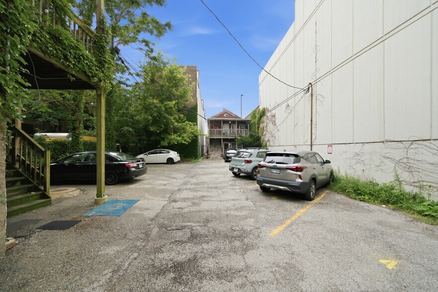 More Photos Of 1628-1630 N Wells St, Chicago Apartments For Sale