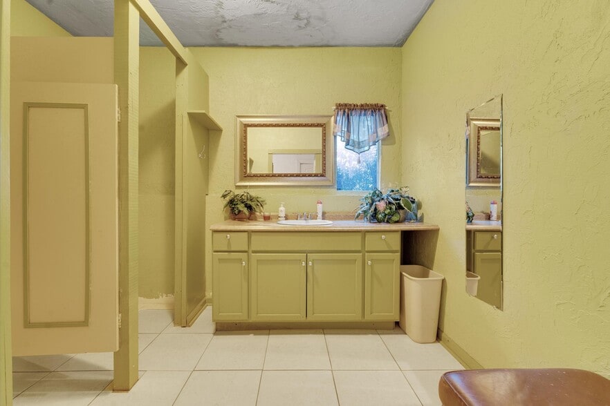 More Photos Of 323 M L King, Macclenny Religious Facility For Sale