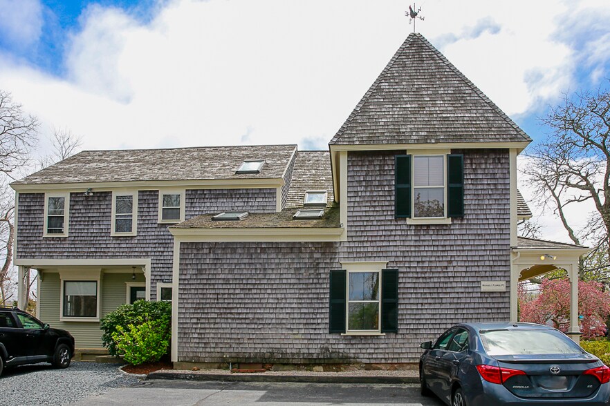 More Photos Of 12 Main St, Orleans Office For Sale