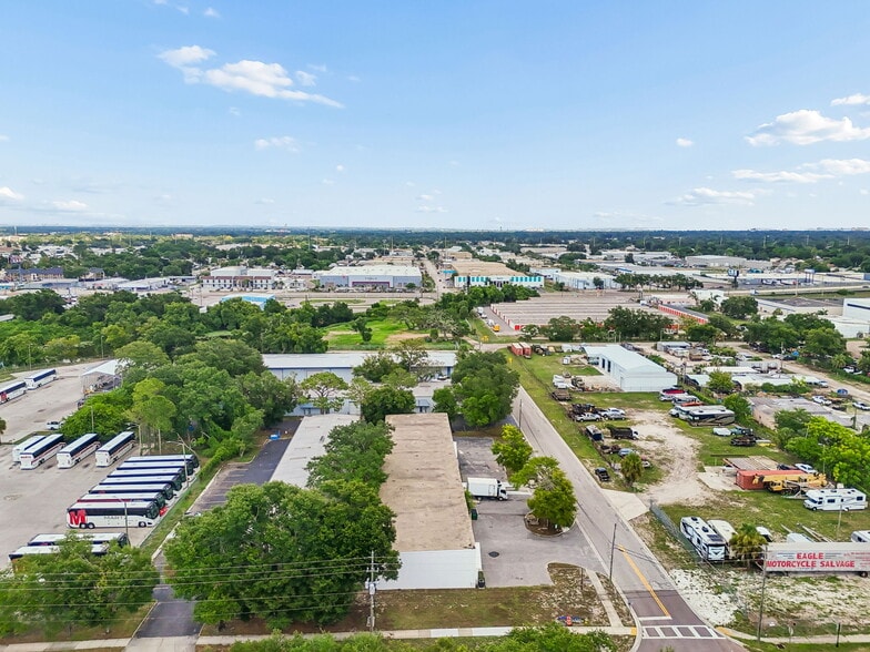 More Photos Of 3667-3691 46th Ave N, Saint Petersburg Warehouse For Sale
