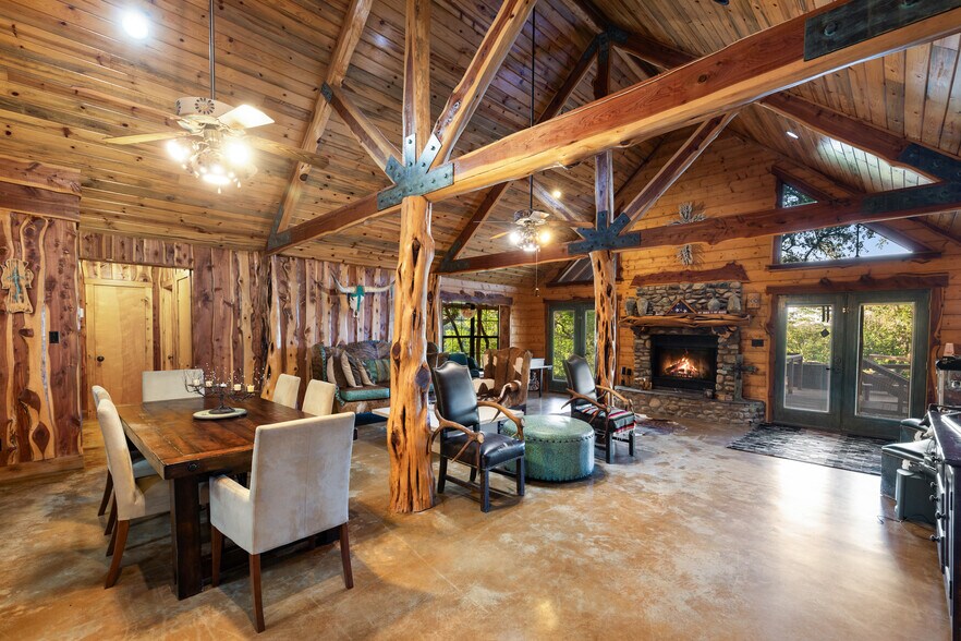 More Photos Of 101 Rolling Hills Rd, Blanco Specialty For Sale