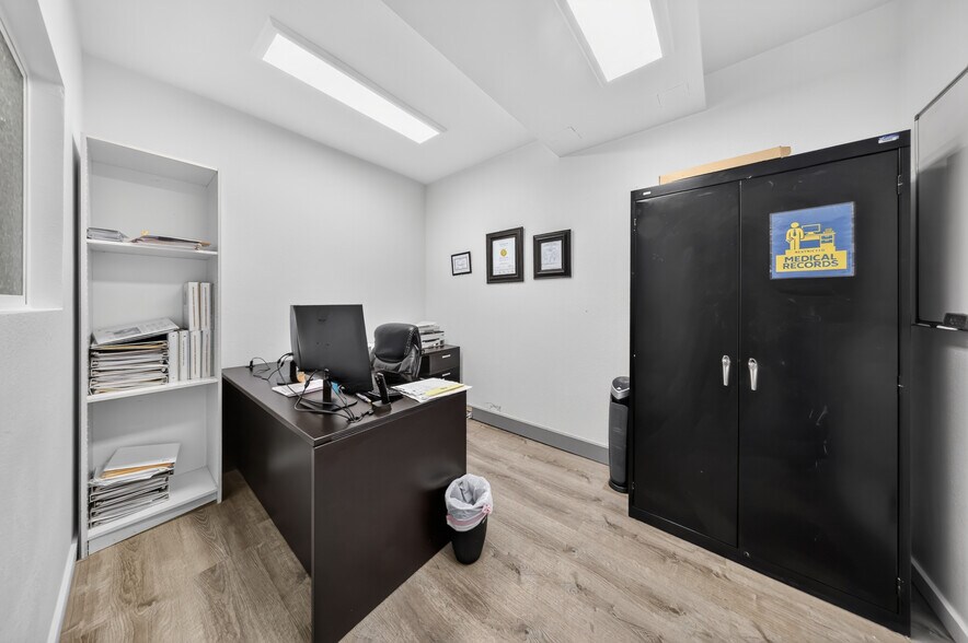More Photos Of 20847 Sherman Way, Canoga Park Office For Sale