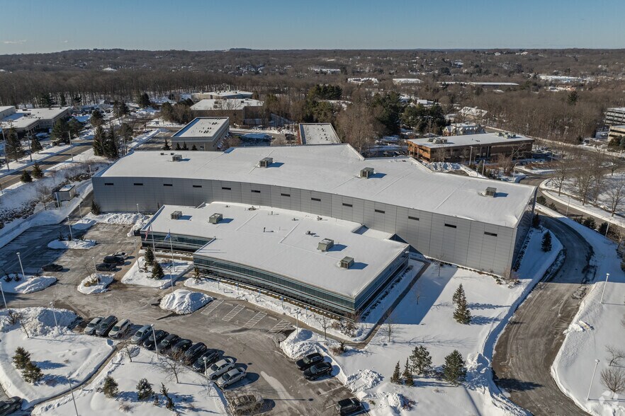 More Photos Of 50 Corporate Dr, Trumbull Distribution For Lease