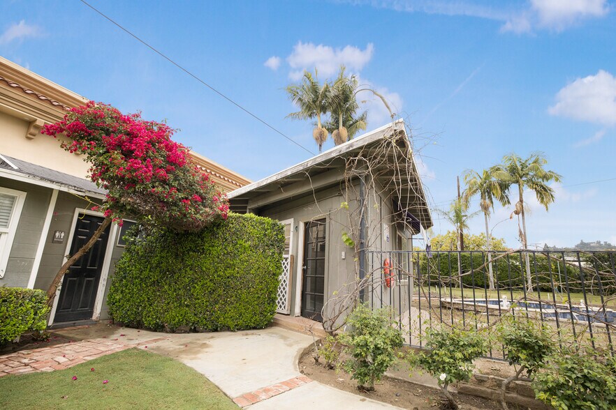 More Photos Of 801 W Whittier Blvd, La Habra Storefront Retail Residential For Sale