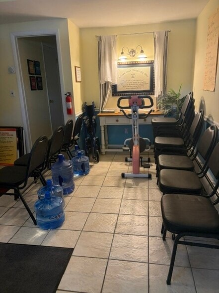 More Photos Of 3 Pierces Rd, Newburgh Office Residential For Sale